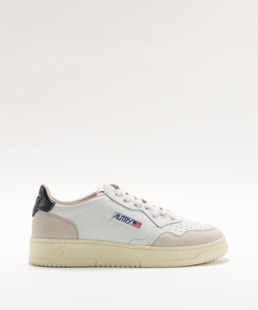 Sneakers AUTRY SNEAKERS MEDALIST LOW IN PELLE BIANCA E BLU E SUEDE BEIGE Bianco/blu | AUTRY