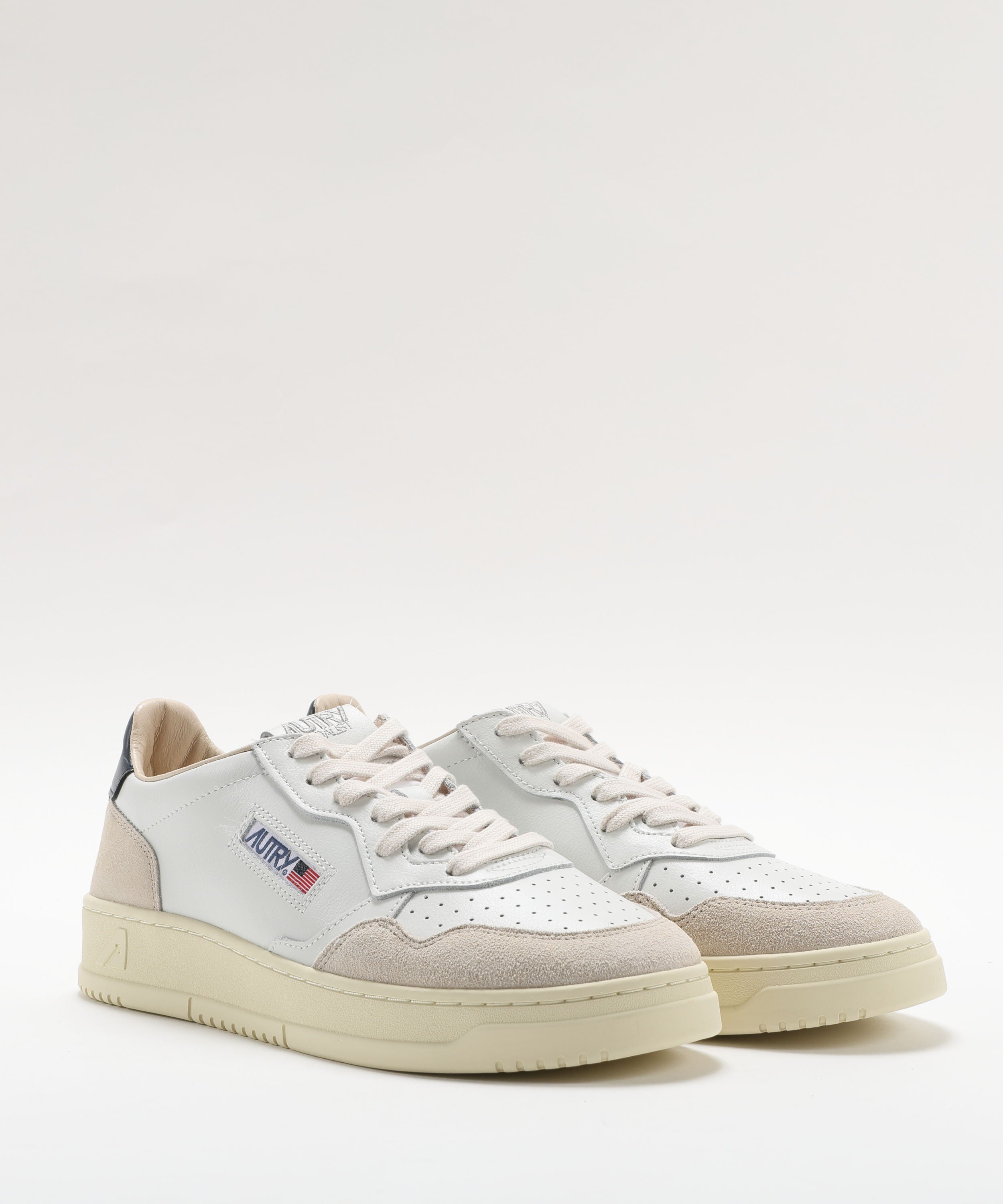 Sneakers AUTRY SNEAKERS MEDALIST LOW IN PELLE BIANCA E BLU E SUEDE BEIGE Bianco/blu | AUTRY