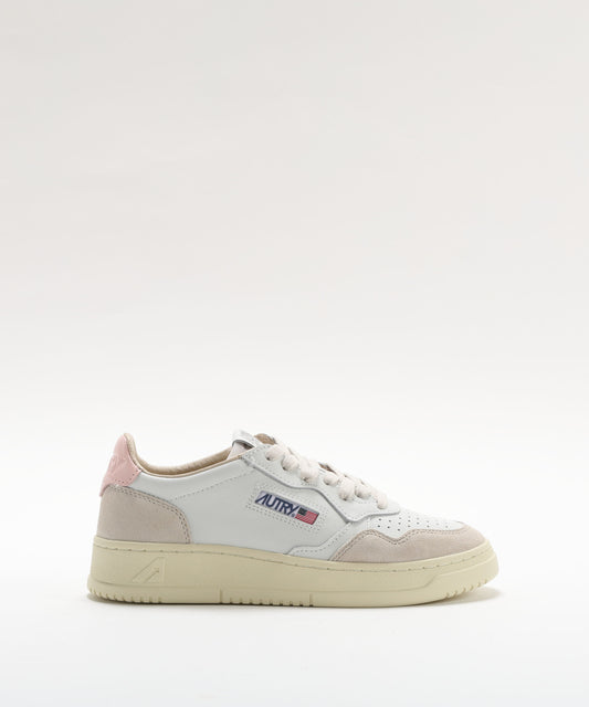 Sneakers AUTRY SNEAKERS MEDALIST LOW IN PELLE BIANCA E POWDER E SUEDE BEIGE Bianco/rosa | AUTRY