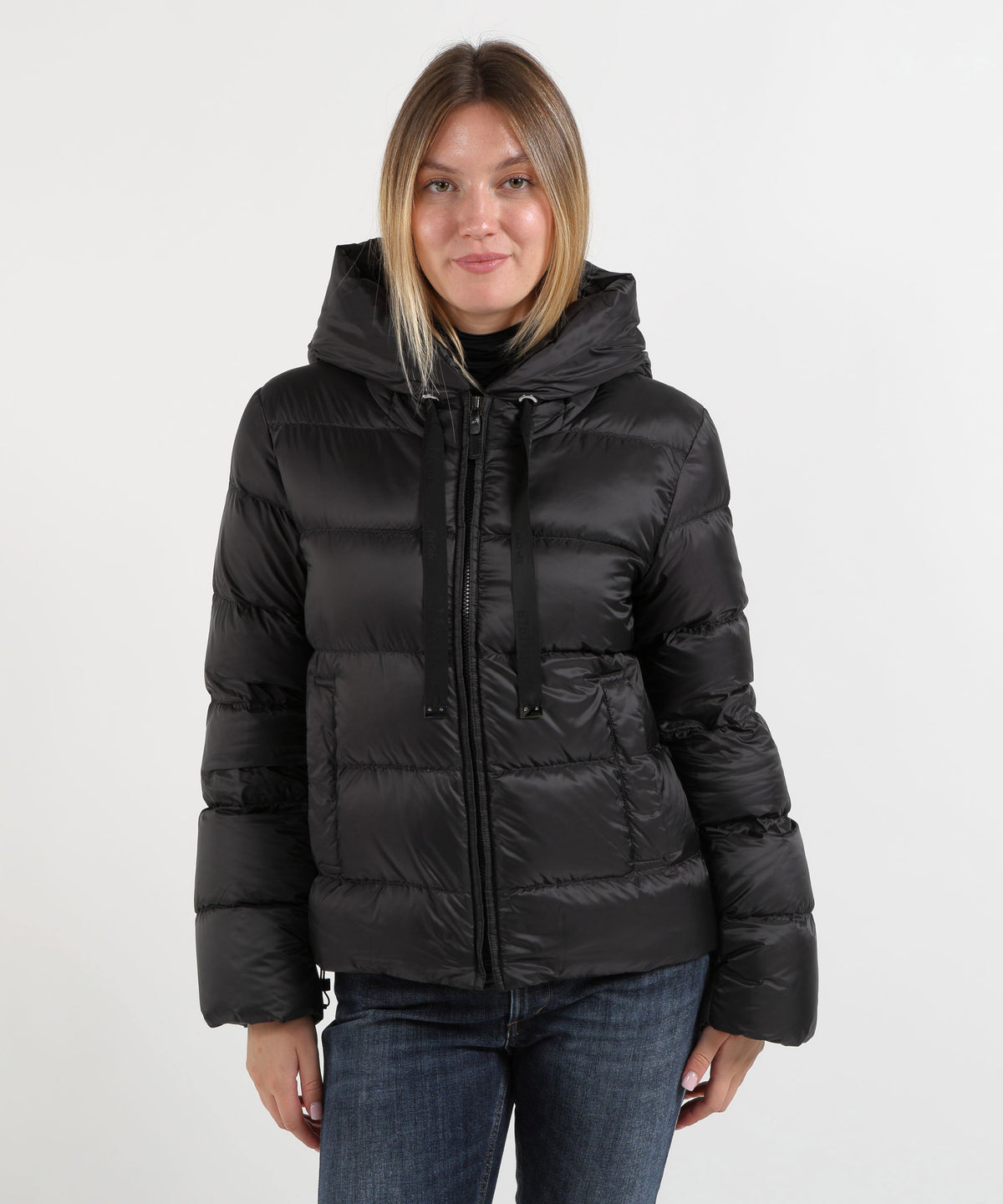 MAX MARA THE CUBE