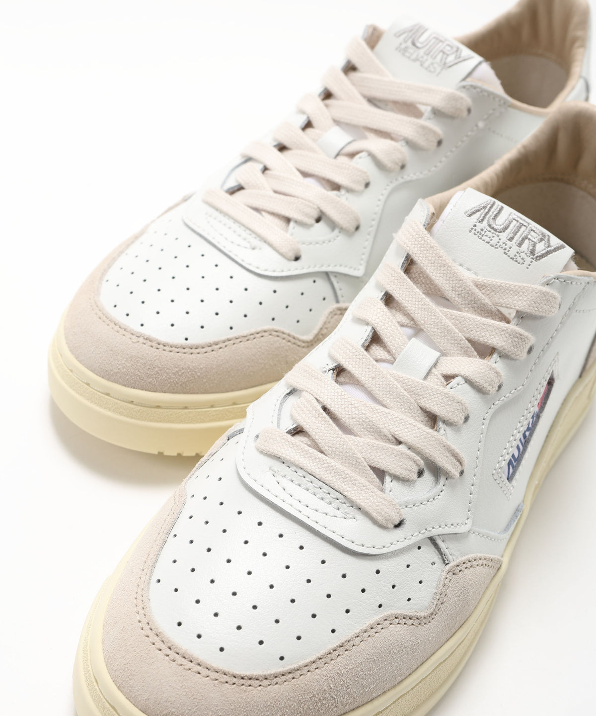 Sneakers AUTRY SNEAKERS MEDALIST LOW IN PELLE BIANCA E SUEDE BEIGE Bianco | AUTRY