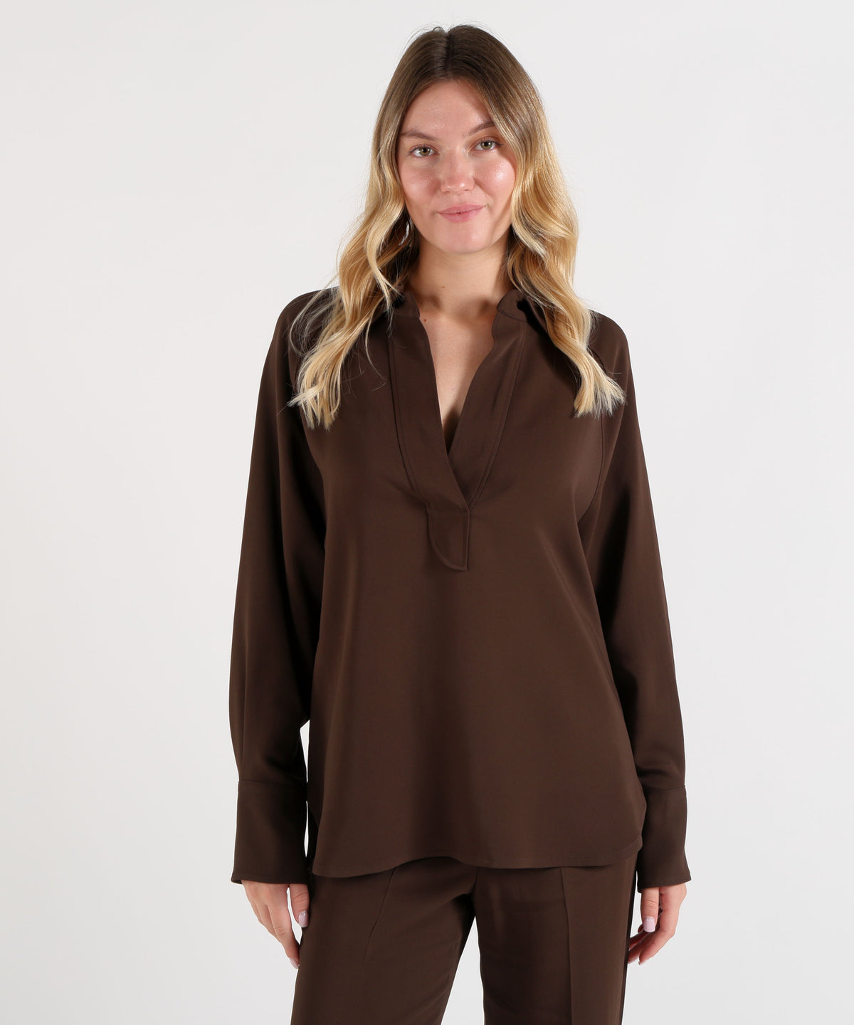 SEVENTY Blusa in cady con scollo a V