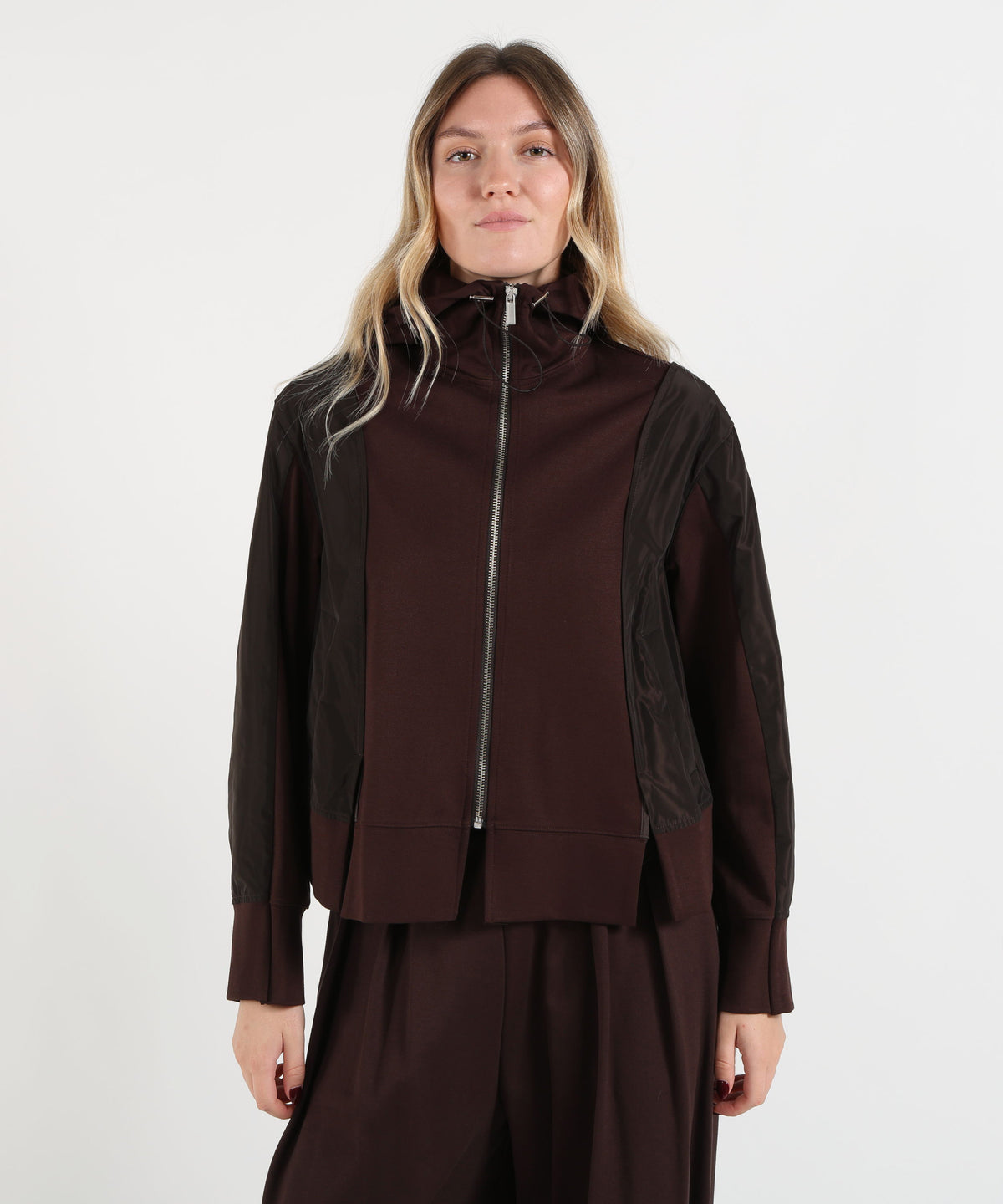 MEIMEI Giacca corta Meimeij in nylon con cappuccio e chiusura a zip