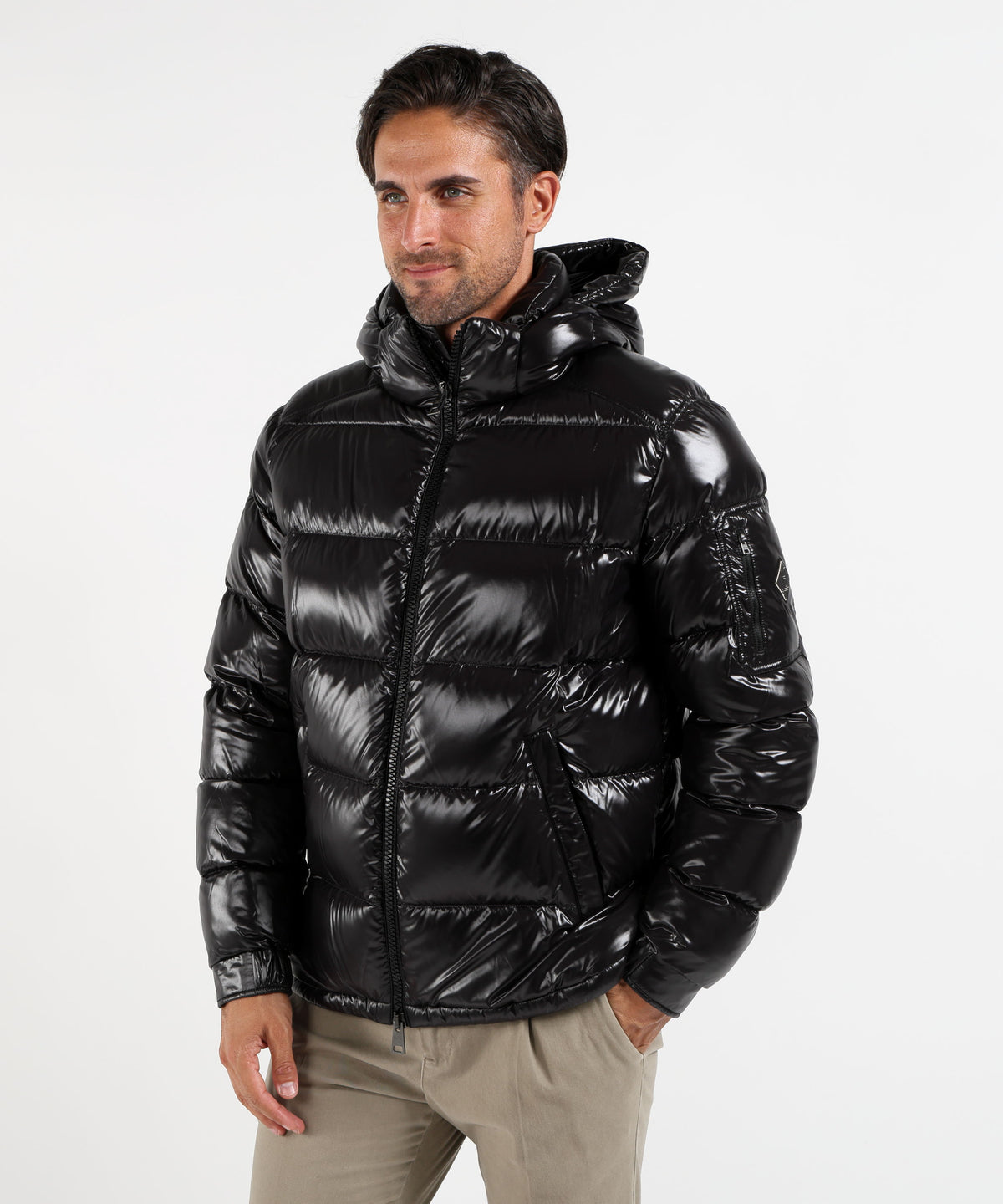 Puffer jackets HERNO  Piumino Uomo Herno Lucido con Cappuccio Nero | HERNO