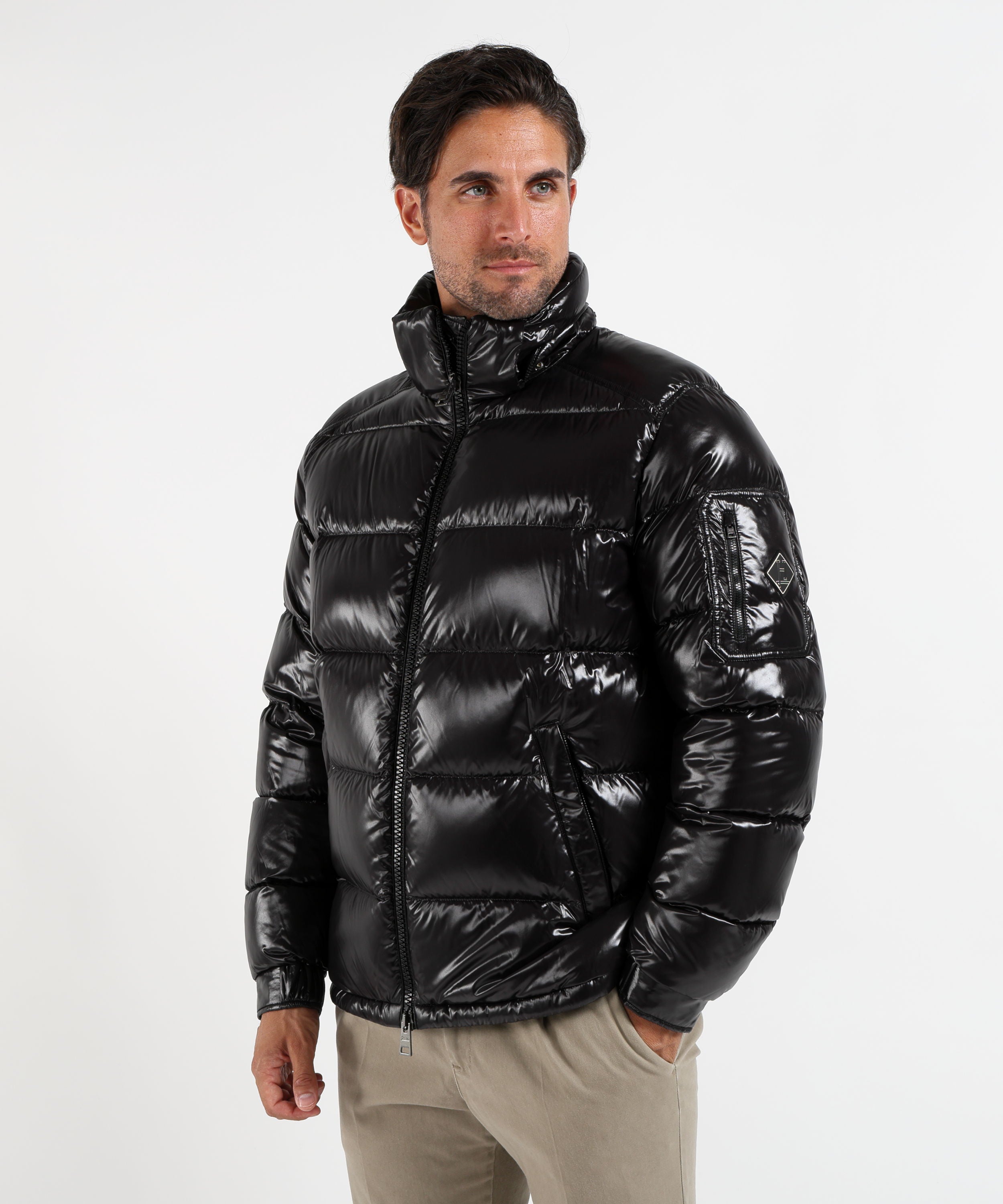 Puffer jackets HERNO  Piumino Uomo Herno Lucido con Cappuccio Nero | HERNO