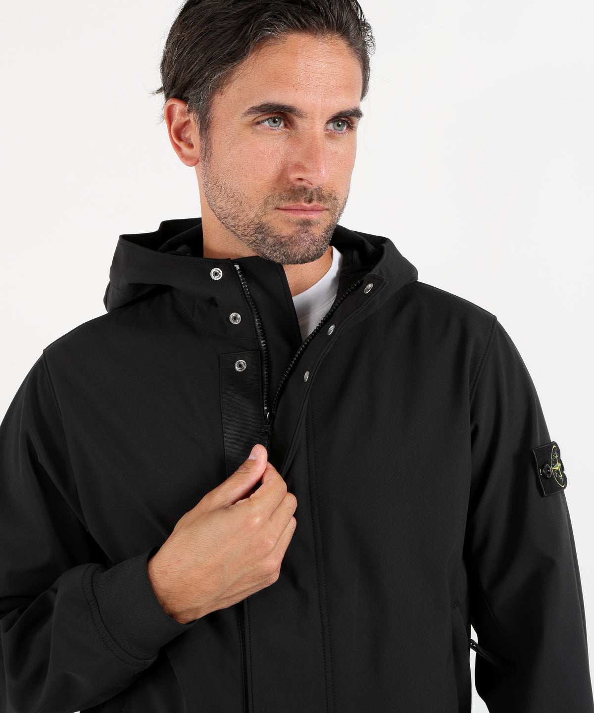 Parka STONE ISLAND LIGHT SOFT SHELL-R E.DYE® TECHNOLOGY IN RECYCLED POLYESTER - Giacca con cappuccio e membrana resistente ad acqua e vento Nero | STONE ISLAND