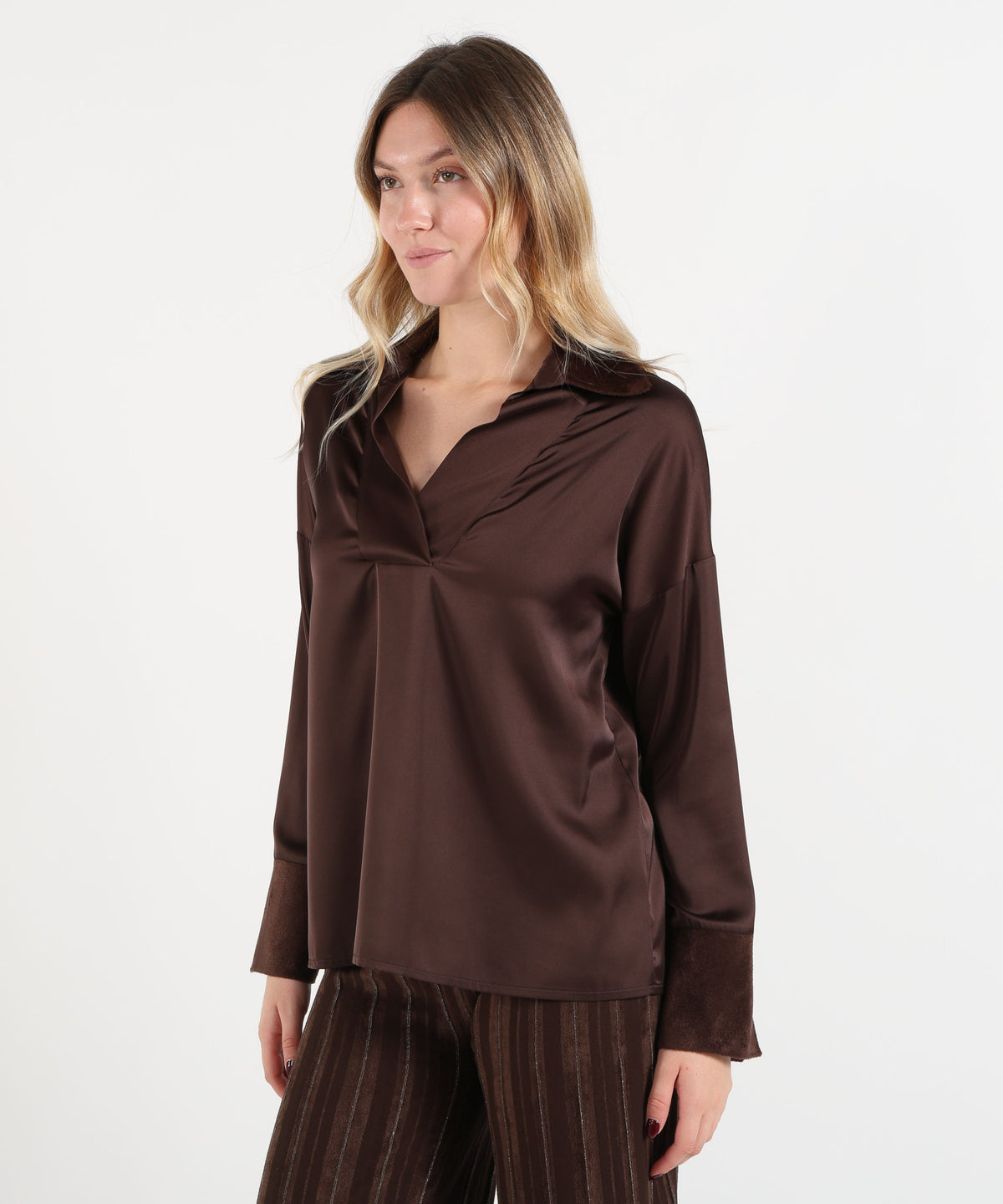 Camicie D.EXTERIOR Camicia Donna con Scollo a V e Texture Effetto Cavallino Cioccolato | D.EXTERIOR