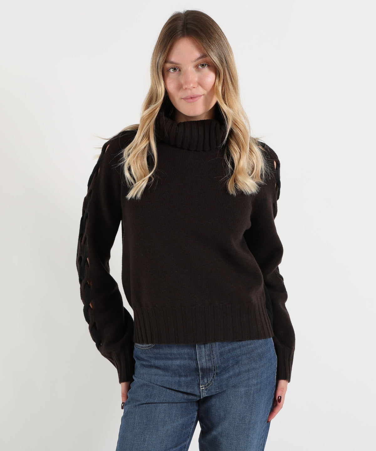 D.EXTERIOR Maglione Donna Bicolor a Collo Alto con Lavorazione Traforata e Intrecci
