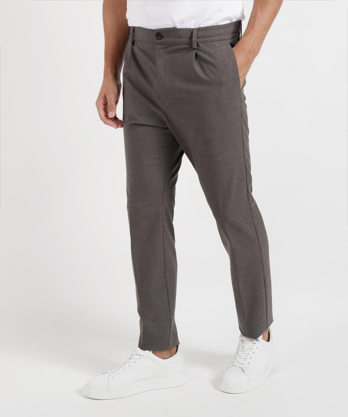 Pantaloni CRUNA pantalone uomo Mitte blu navy con pinces e vita elasticizzata Marrone | CRUNA